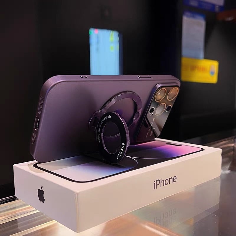 Magnetic iPhone Case – Effortless Charging and Built-in Stand for Convenience 4