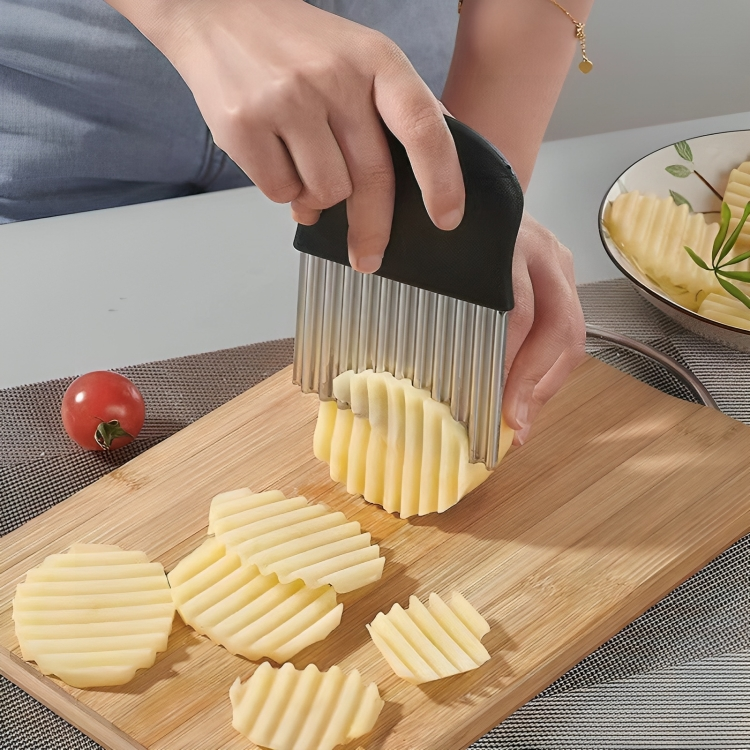 Wavy Vegetable Cutter (1 pc) – Create Decorative Cuts for Stunning Dishes 1