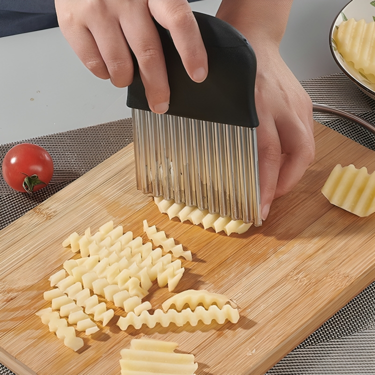 Wavy Vegetable Cutter (1 pc) – Create Decorative Cuts for Stunning Dishes 2
